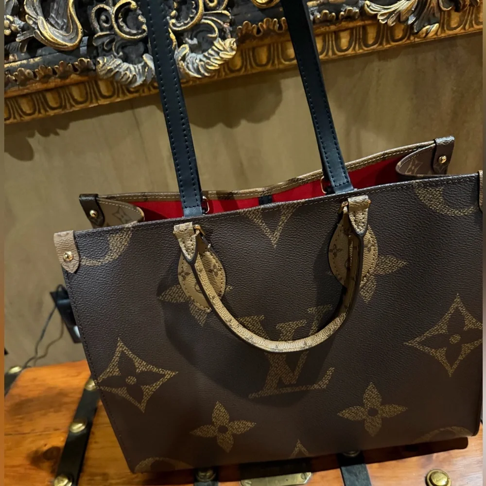 Louis Vuitton Monogram Reverse Large On-The-Go Tote Bag Like New - Picture 5 of 16